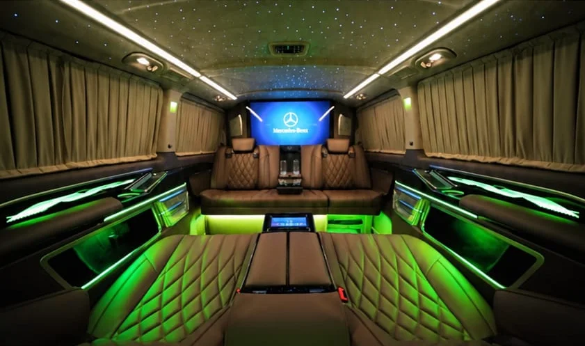 نقل خاص من مطار إسطنبول (IST) إلى شيشلي — داخل سيارة Rodvigo مرسيدس بنز فيتو VIP بمقاعد جلدية