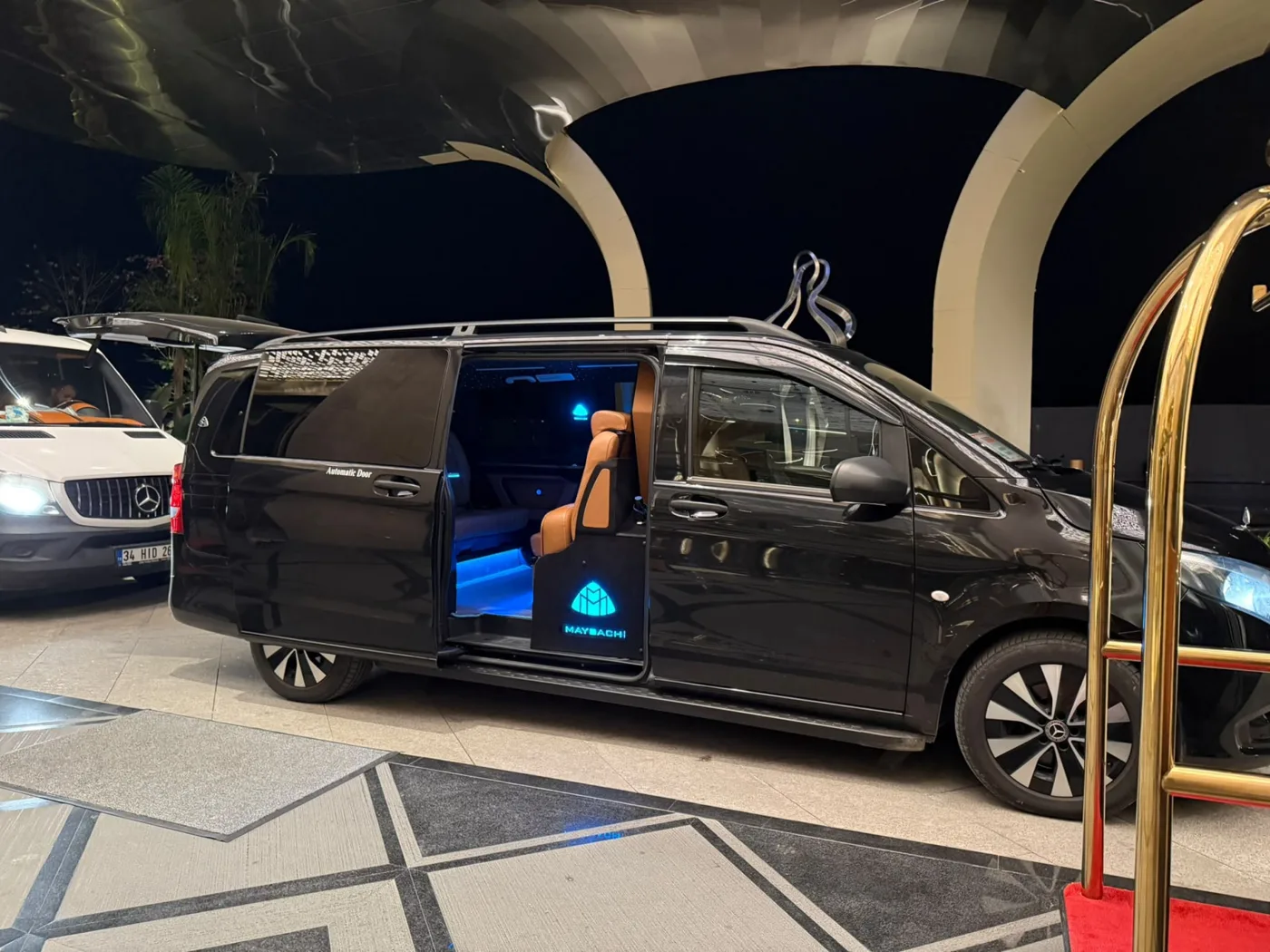 نقل خاص من إسطنبول إلى سبانجا — سيارة Rodvigo مرسيدس بنز فيتو VIP